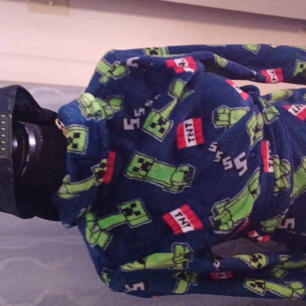 Minecraft TNT Creeper Robe & Cap - Picture 6 of 8
